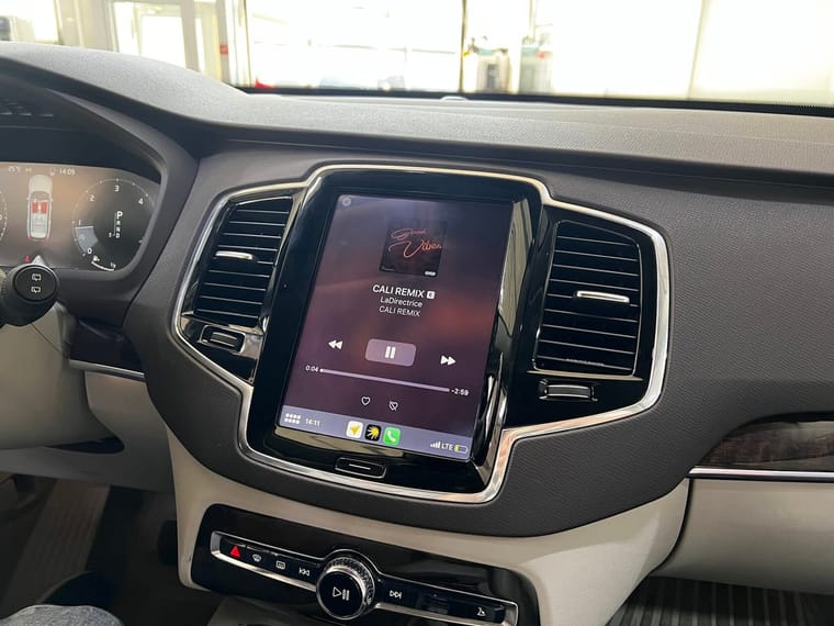 беспроводной Apple CarPlay Volvo