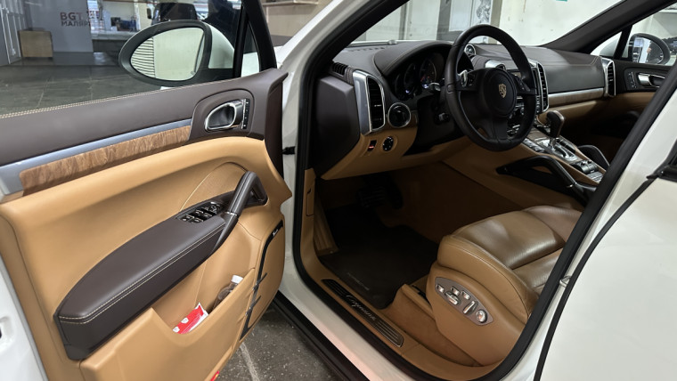 Porsche Cayenne — установка Apple CarPlay