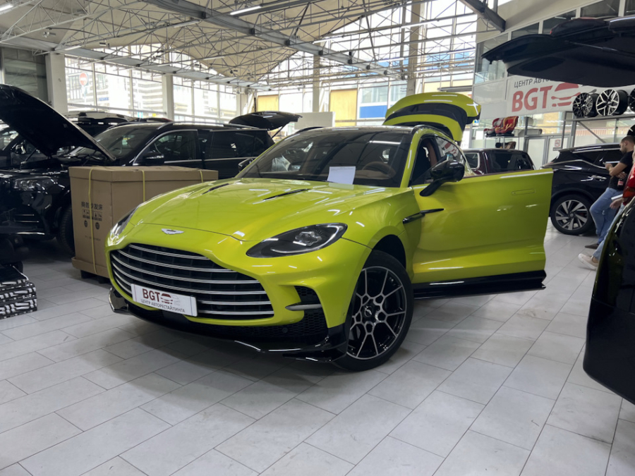 видеорегистратор Aston Martin DBX707