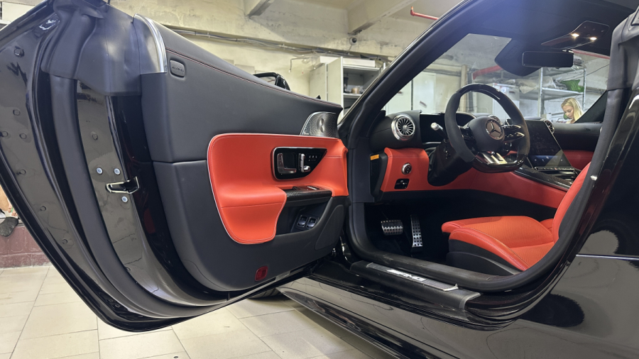 Soft Close Мерседес GT 63 S