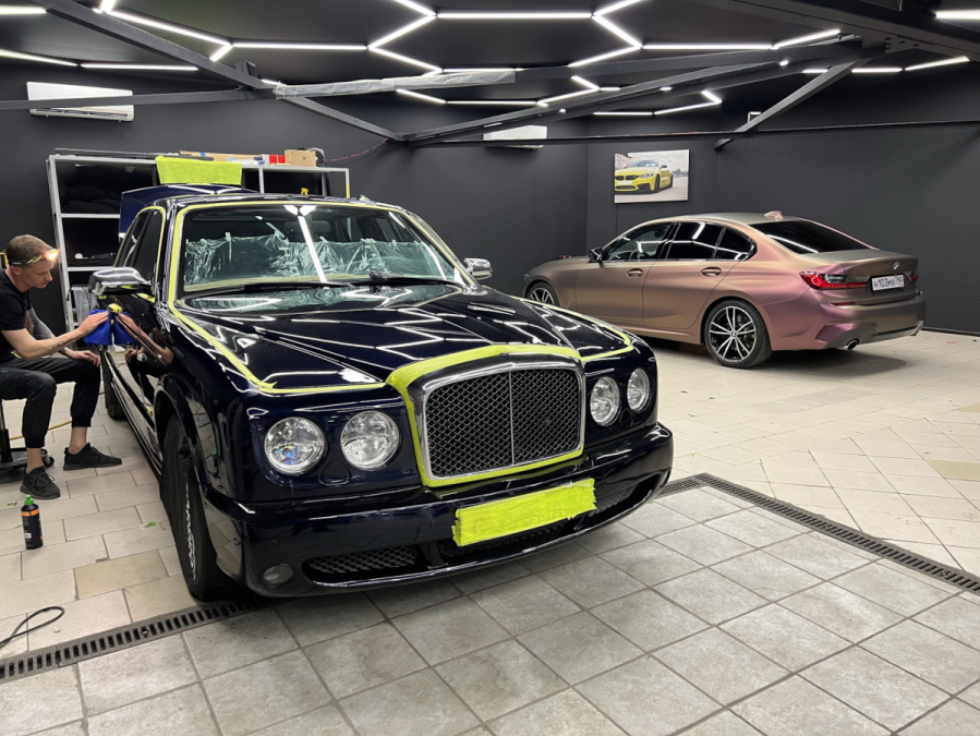 Нанесение жидкой керамики на Bentley Arnage