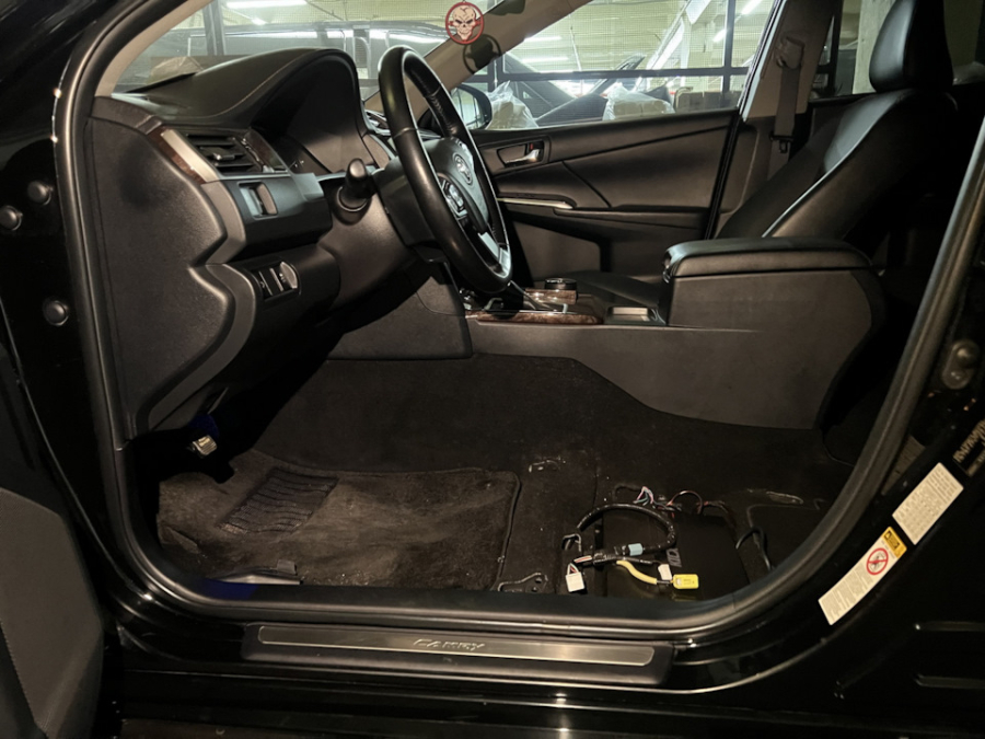 дополнительная опора для ног Toyota Camry