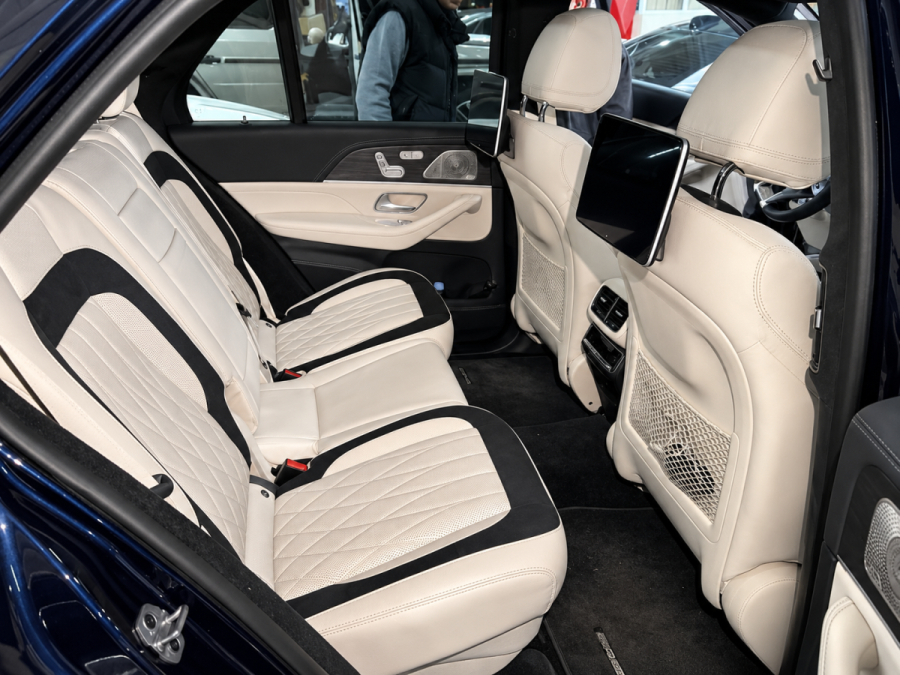 перетяжка сидений Mercedes AMG