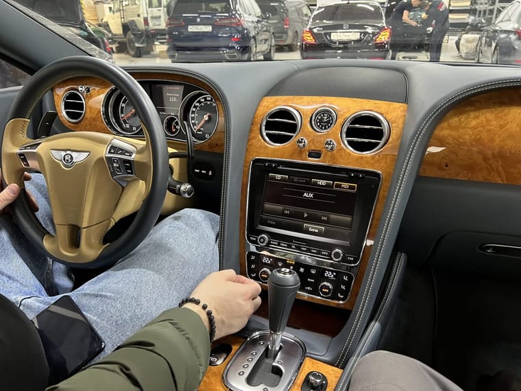 мультимедиа Bentley 2011-2017