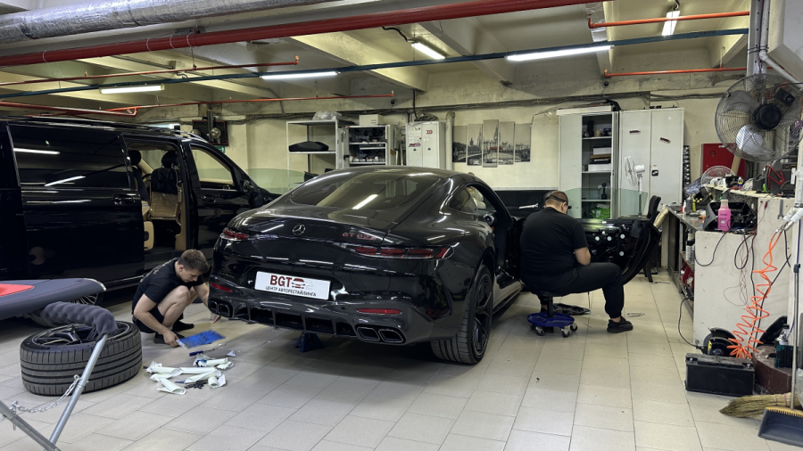 Soft Close Mercedes-AMG GT 63