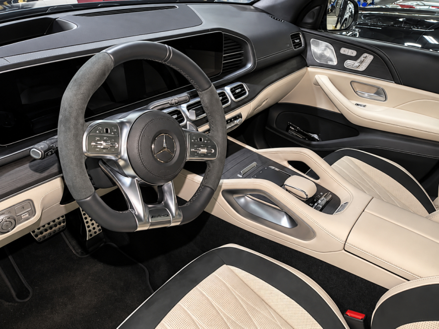 перешив кресел Mercedes AMG