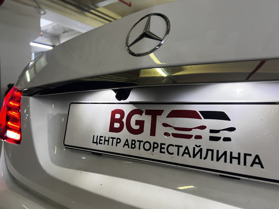 установка камеры заднего вида Mercedes W212