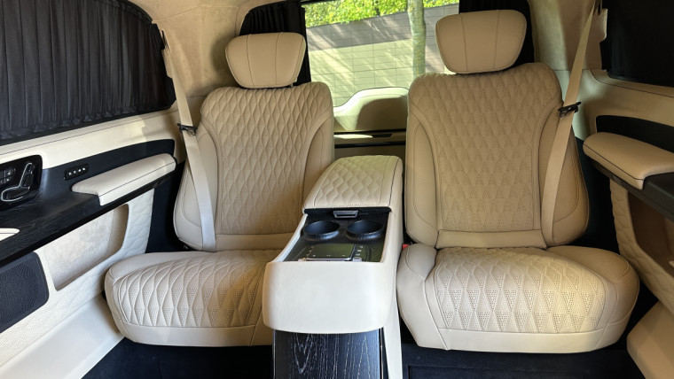 установка капитанских кресел V-Class