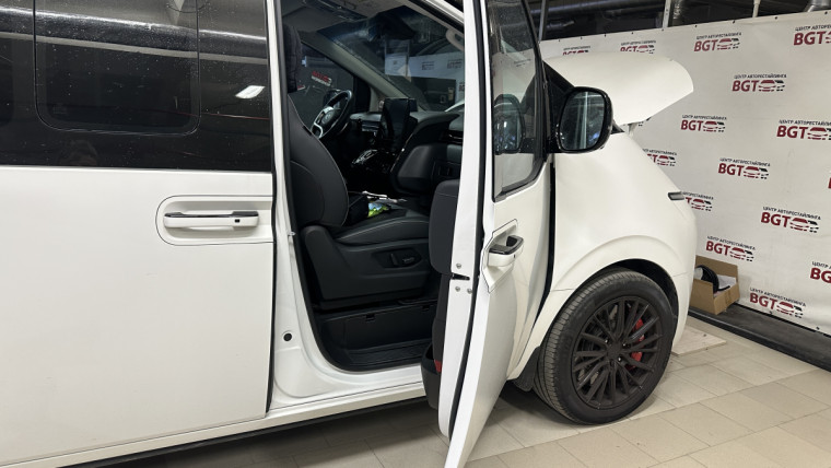 Установка доводчиков передних дверей на Hyundai Staria