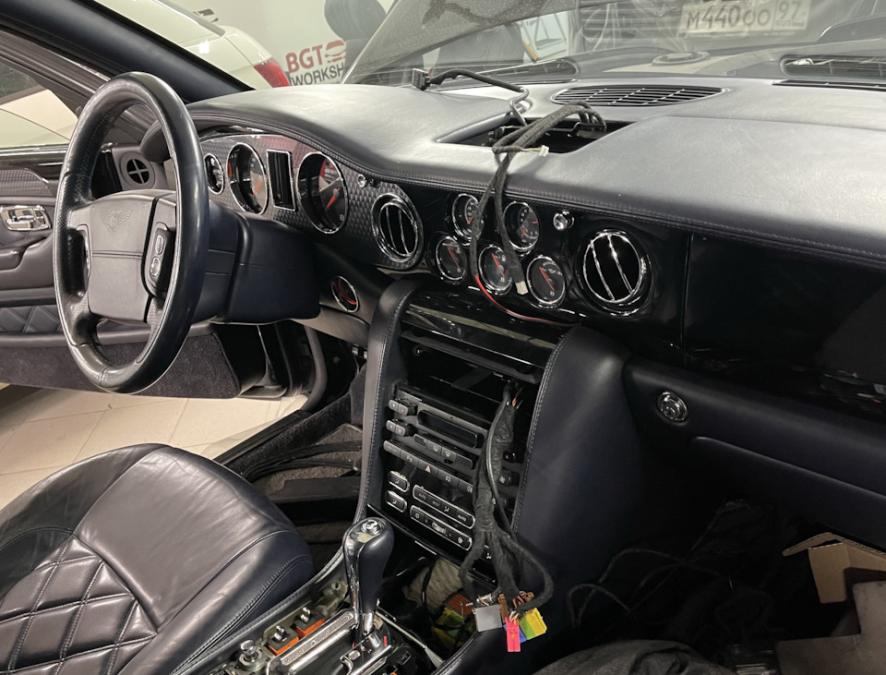мультимедиа Bentley Arnage