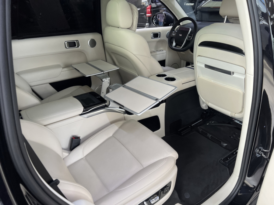 VIP консоль со столиками Lixiang Li9