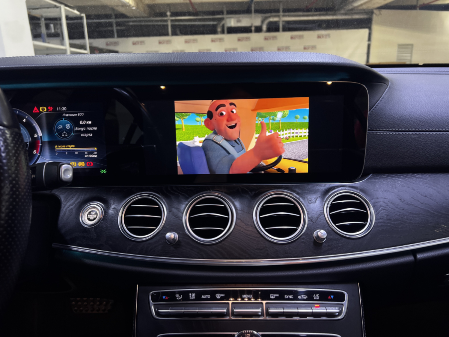любая мультимедиа в Mercedes W213