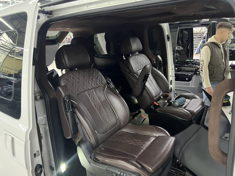 установка сидений BMW в Hyundai Starex,