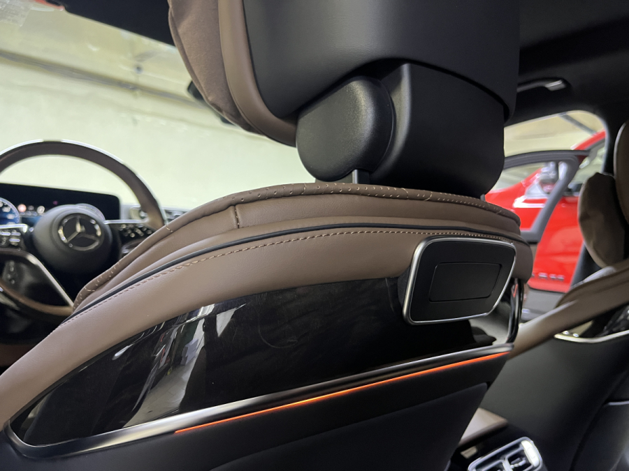 установка экранов Mercedes S-Class W223