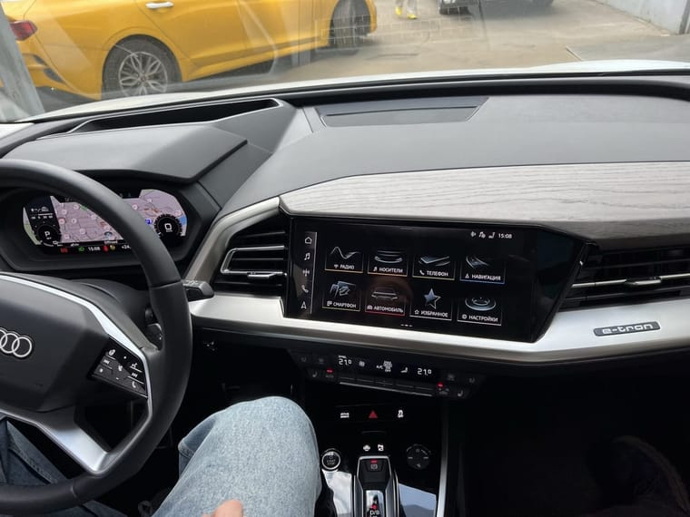Android Audi Q5 e-tron