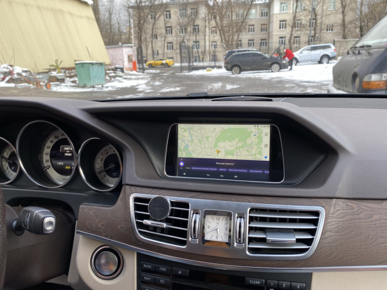 голосовой помощник в мерседес