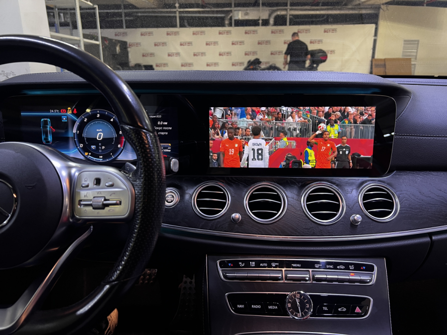 онлайн тв в Mercedes W213