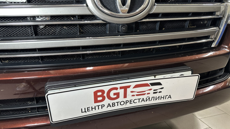 Toyota Land Cruiser 200 камера переднего вида