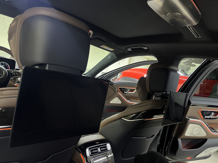 мониторы в подголовники Mercedes W223