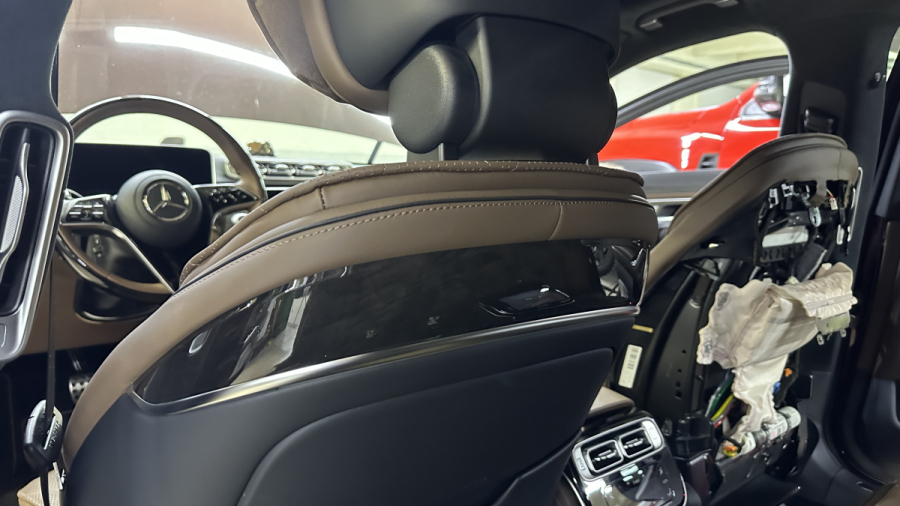 мониторы второго ряда Mercedes W223