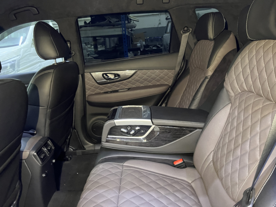 установка заднего сиденья BMW 7 серии в Ниссан
