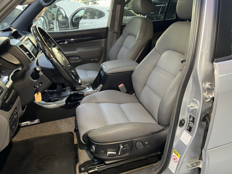 установка сидений Audi в Toyota Prado 120